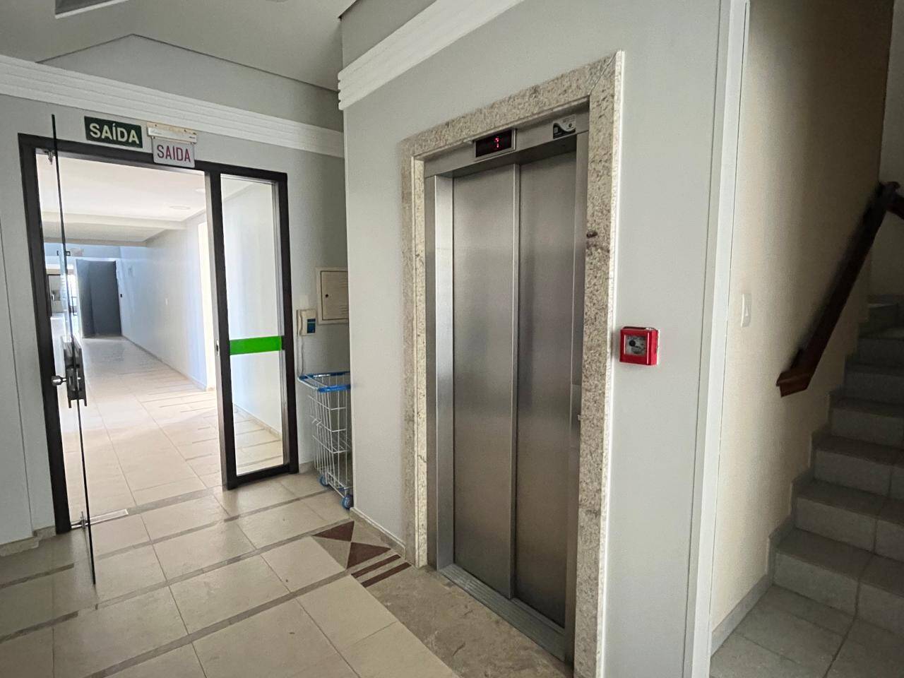 Cobertura à venda com 4 quartos, 240m² - Foto 10